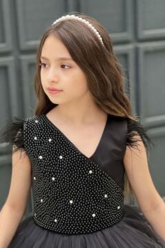 Kız Çocuk Gövdesi İnci Taş İşlemeli Kat Kat Tüllü Kolsuz Siyah Abiye