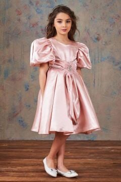 Kız Çocuk Balon Kollu Taş Şerit İşleme Kemer Detaylı Pliseli Saten Somon Abiye