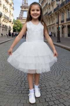 Kız Çocuk Yakası Dantel Örgü İşlemeli Eteği Kat Kat Puantiye Detaylı Kolsuz Beyaz Elbise