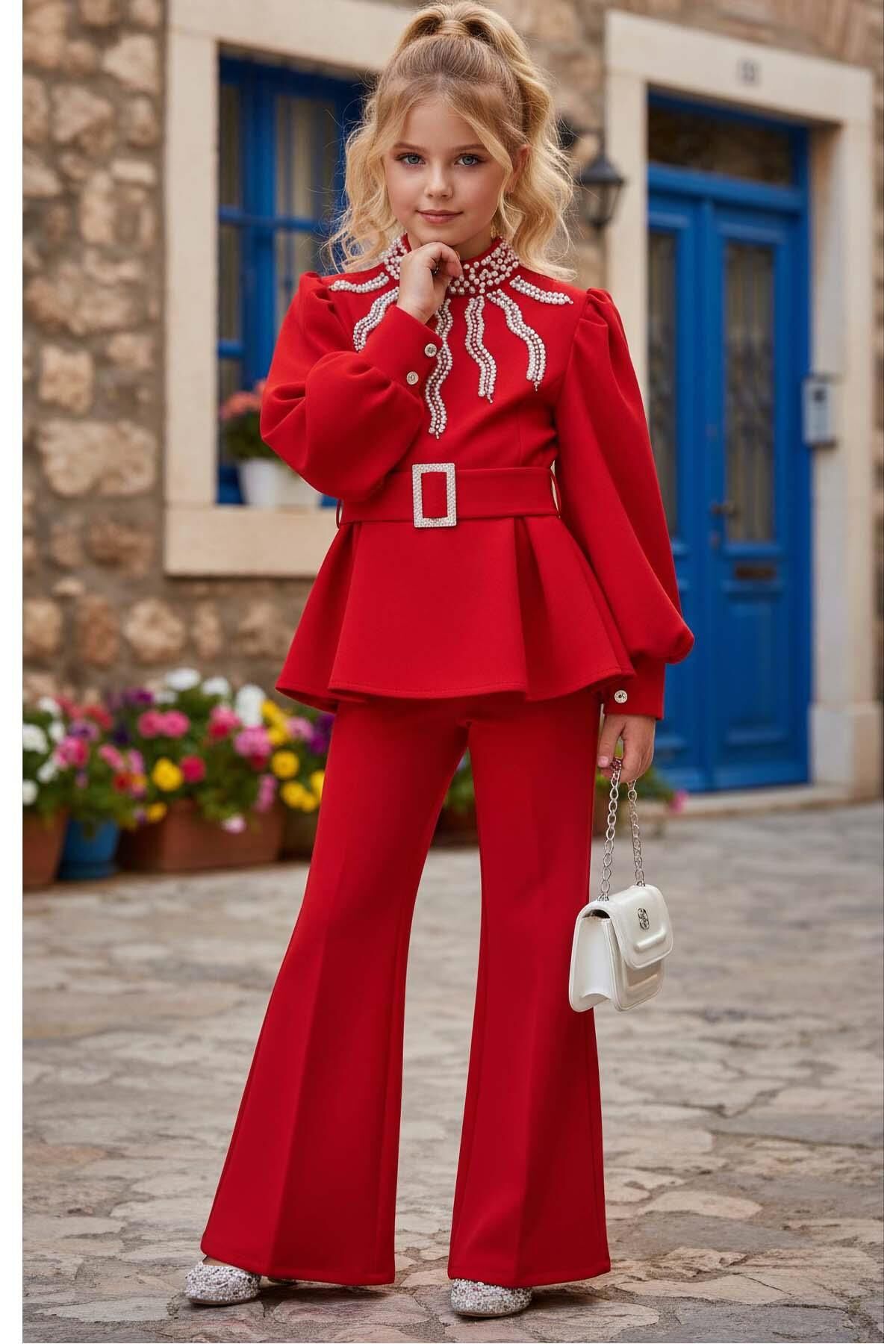 Kız Çocuk Yakası İnci Detaylı ve Astarlı Bluz Bol Kesim Pantolon Kemerli Kırmızı Alt Üst Takım