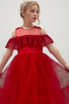Kız Çocuk Yakası Transparan Omzu Açık Göğsü ve Kolları Güpür İşlemeli Kırmızı Abiye