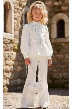 Kız Çocuk Yakası İnci Detaylı ve Astarlı Bluz Bol Kesim Pantolon Kemerli Beyaz Alt Üst Takım