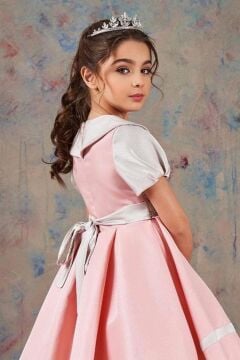 Kız Çocuk Bebe Yakalı Arkadan Bağlama Detaylı Etek Ucu Şeritli Pembe Saten Abiye