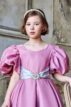 Kız Çocuk Balon Kollu Belinde Broş ve Kemer Detaylı Etek Ucu Fırfırlı Pembe Abiye