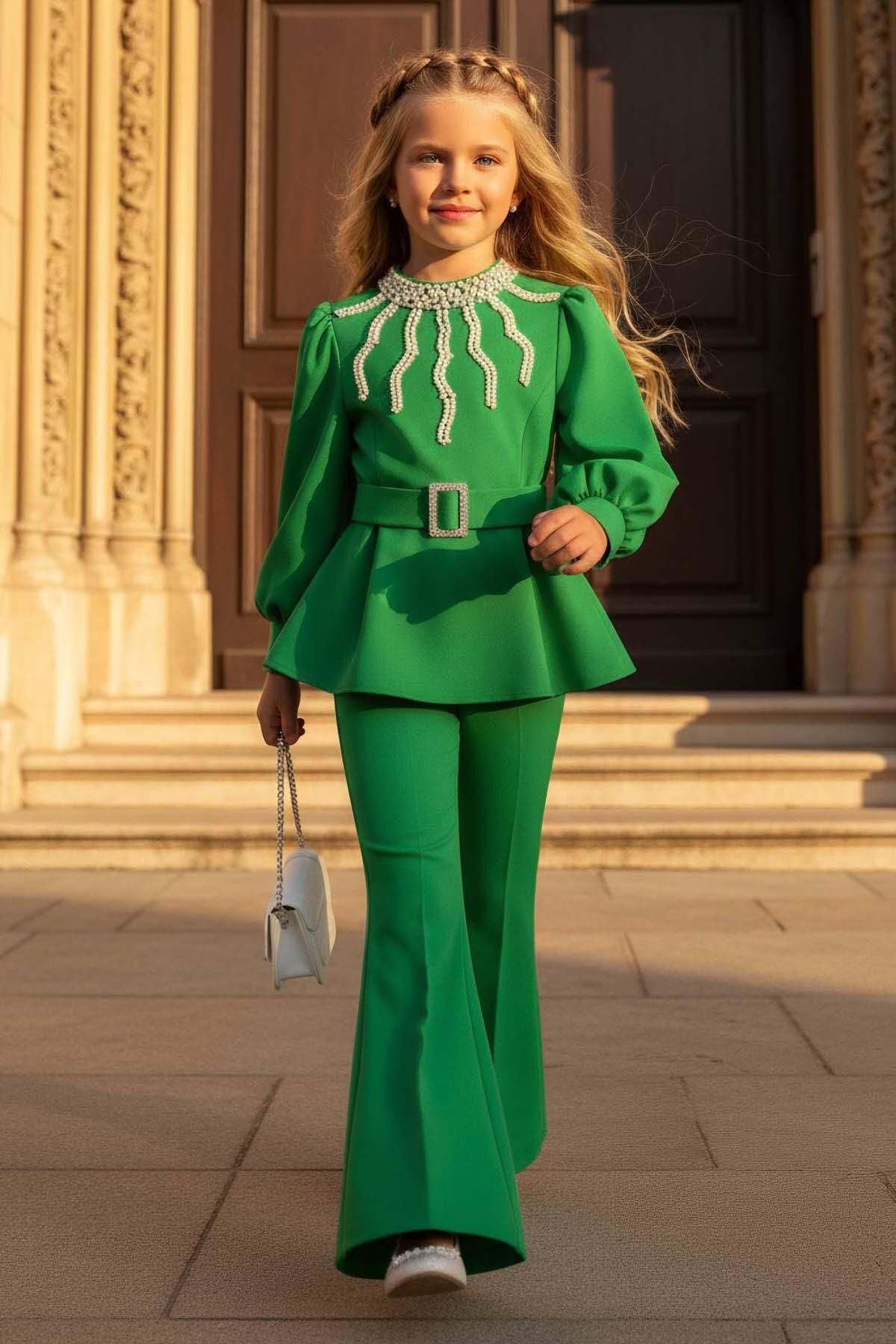 Kız Çocuk Yakası İnci Detaylı ve Astarlı Bluz Bol Kesim Pantolon Kemerli Yeşil Alt Üst Takım
