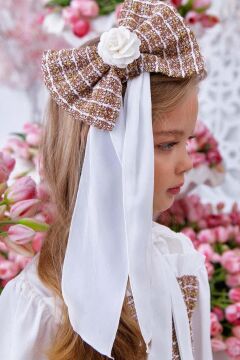 Kız Çocuk Göğsü ve Beli Fırfır Detaylı Boydan Düğmeli Kahverengi Şanel Elbise