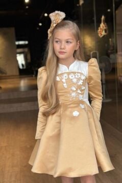 Kız Çocuk Sırtı Fermuar Detaylı Beyaz Renk Göğsü Papatya Detaylı Karpuz Kol Cepli Kahverengi Elbise