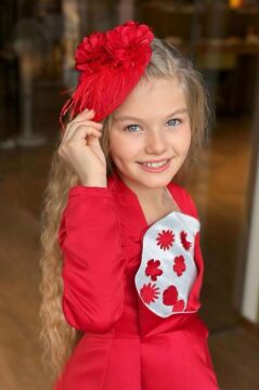 Kız Çocuk Kare Yaka Göğsü Pano Çiçek Asimetrik Kesim Kırmızı Elbise