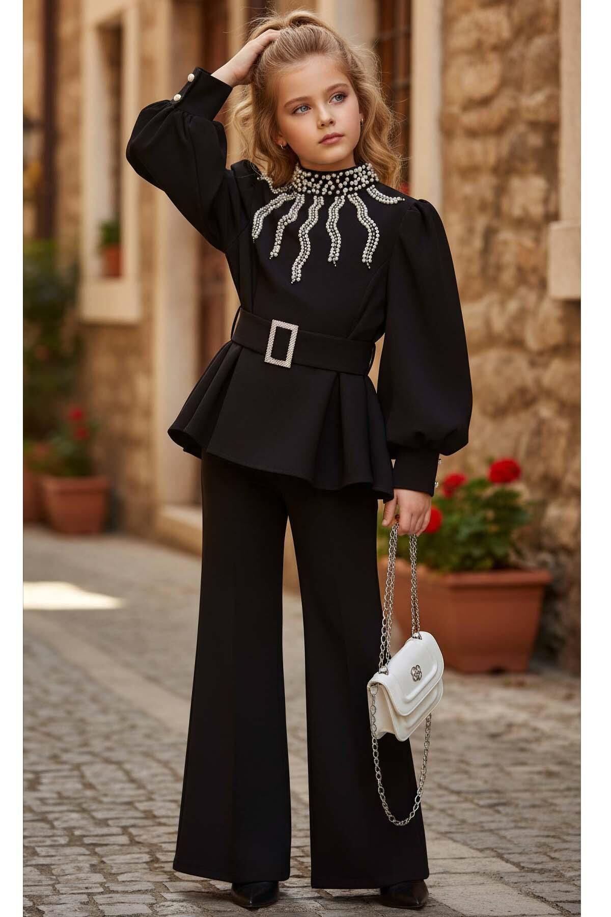 Kız Çocuk Yakası İnci Detaylı ve Astarlı Bluz Bol Kesim Pantolon Kemerli Siyah Alt Üst Takım