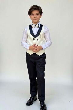 Erkek Çocuk Şerit Yaka ve Cep Detaylı Beyaz Cepken Gabardin Gömlek Papyonlu Takım Elbise