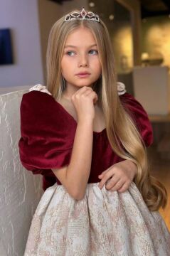 Kız Çocuk Omuzları Gül Detaylı Balon Kollu Eteği Kabartma Detaylı Kadife Uzun Bordo Abiye