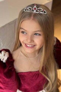 Kız Çocuk Omuzları Gül Detaylı Balon Kollu Eteği Kabartma Detaylı Kadife Uzun Bordo Abiye