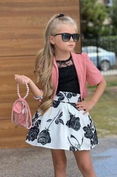 Kız Çocuk Şeffaf Dantelli Bluz ve Askılı Atlet Pudra Blazer Ceket Gül Baskılı Etekli Takım