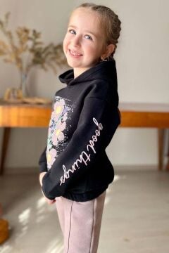 Kız Çocuk Kollarında Yazı Detayları ve Önü Çiçek Baskılı Bej Eşofman Takım