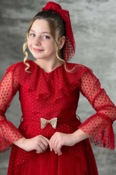 Kız Çocuk Kolları Şeffaf Tüllü ve Üzeri Puantiye, Yakası Fırfır Detaylı Önü Tüllü Kırmızı Abiye