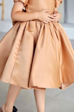 Kız Çocuk Yakası Taş Şerit İşlemeli Şeffaf Tül Detaylı Balon Kollu Kahverengi Saten Abiye