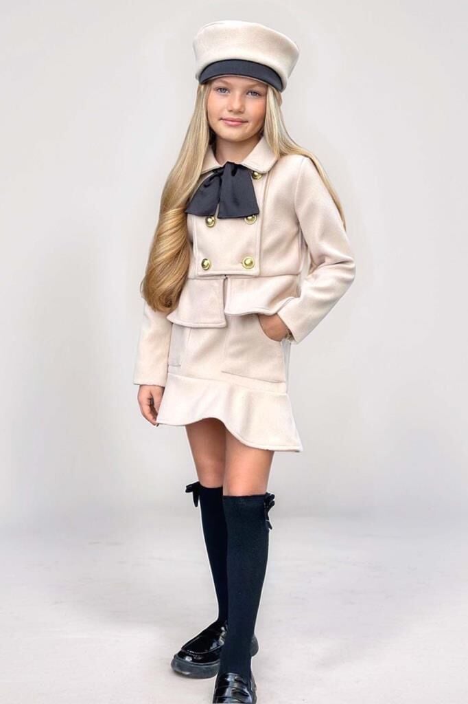 Kız Çocuk Asimetrik Kesim ve Düğme Detaylı Ceket Eteği Fırfır Detaylı Krem Kaşe Etekli Takım