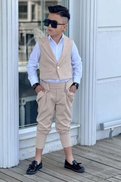 Erkek Çocuk Düğme Detaylı Yelek ve Boydan Düğmeli Bej Alt Üst Takım