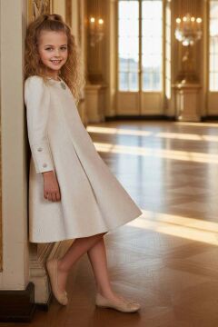 Kız Çocuk Karpuz Kol Göğsünde Broş Detaylı Üzeri Kabartma Desenli Ekru Elbise