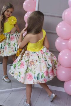 Kız Çocuk Tek Omuz Gül Broşlu Eteği Kabarık Çiçek Desenli Sarı Abiye