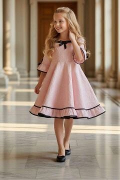 Kız Çocuk Kare Yaka Üzeri Kabartma Papatya Desenli Eteği Fırfırlı İspanyol Kol Pembe Elbise