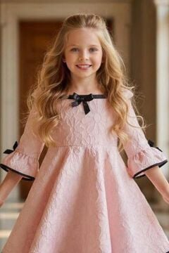 Kız Çocuk Kare Yaka Üzeri Kabartma Papatya Desenli Eteği Fırfırlı İspanyol Kol Pembe Elbise