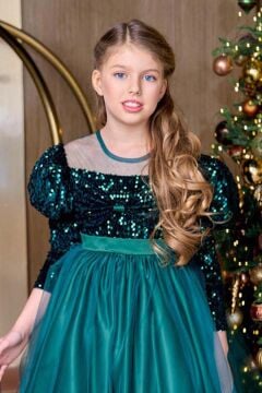 Kız Çocuk Kayık Yaka Şeffaf Tül ve Göğsü Kadife Pul Detaylı Eteği Kabarık Balon Kol Yeşil Abiye