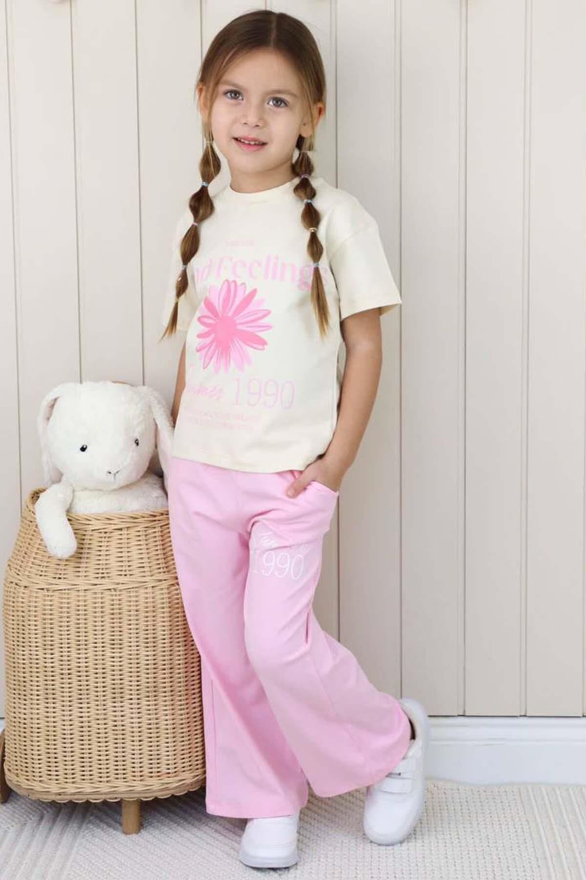 Kız Çocuk Üzeri Papatya Detaylı Ve Feeling Baskılı T-shirt Pembe Salaş Pantolon Alt Üst Takım