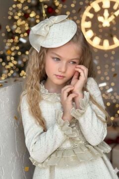 Kız Çocuk Yakası ve Beli Fırfır Detaylı Üzeri Kare Desenli Gold Şanel Elbise