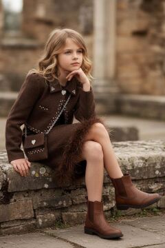 Kız Çocuk Yaka ve Kenarlar Boncuk ve Taş İşleme Ceket Etek Ucu Tüylü Kolsuz Kahverengi Şanel Elbise