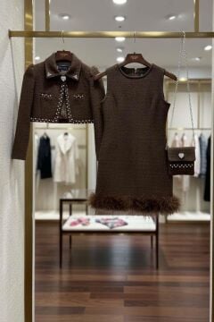 Kız Çocuk Yaka ve Kenarlar Boncuk ve Taş İşleme Ceket Etek Ucu Tüylü Kolsuz Kahverengi Şanel Elbise