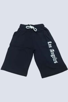 Erkek Çocuk Yakası ve Kol Uçlarında Yazı Detaylı LA Beyaz Şortlu Takım