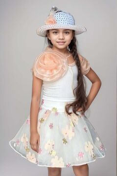 Kız Çocuk Tek Omuzlu Gül Detaylı Bluz ve Jakar Desenli Somon Etekli Takım