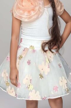 Kız Çocuk Tek Omuzlu Gül Detaylı Bluz ve Jakar Desenli Somon Etekli Takım