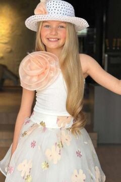 Kız Çocuk Tek Omuzlu Gül Detaylı Bluz ve Jakar Desenli Somon Etekli Takım