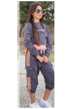 Kız Çocuk Yazı Detaylı Crop Kaşkorse Kolsuz Badi Detaylı Kargo Cepli Alt Lacivert Eşofman Takım