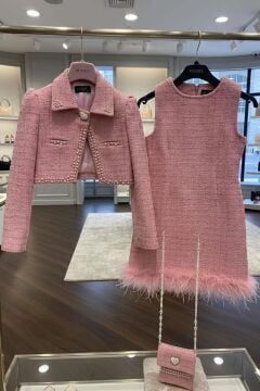 Kız Çocuk Yaka ve Kenarlar Boncuk ve Taş İşleme Ceket Etek Ucu Tüylü Kolsuz Pembe Şanel Elbise