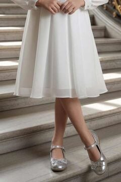 Kız Çocuk Yakası Fırfırlı ve Elmas Taştan Şal Detaylı Pliseli Şifon Beyaz Elbise