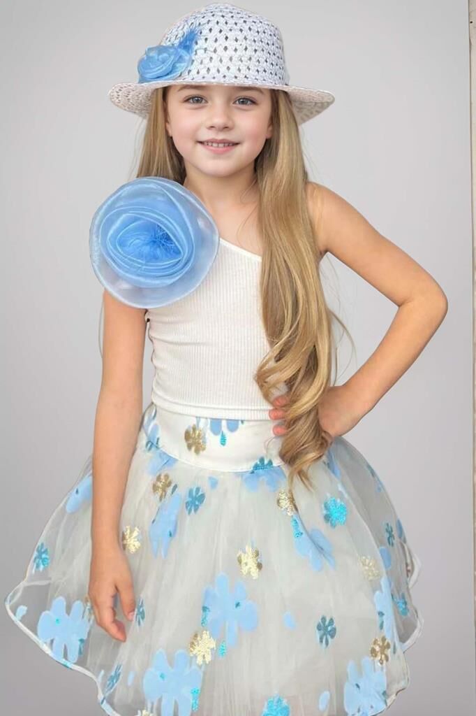 Kız Çocuk Tek Omuzlu Gül Detaylı Bluz ve Jakar Desenli Mavi Etekli Takım