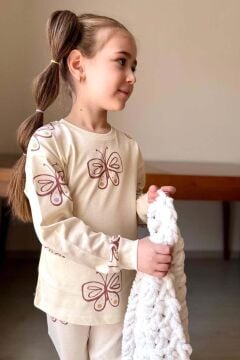 Kız Çocuk Bilekleri Manşetli Kelebek Desenli Krem Pijama Takımı