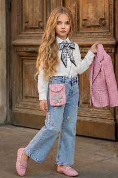 Kız Çocuk Fularlı Şifon Gömlek, Şanel Pembe Ceket ve Taş Detaylı Bol Kesim Pantolon Alt Üst Takım