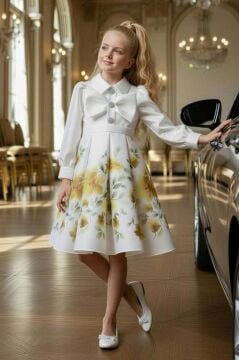 Kız Çocuk Göğsünde Kurdela Detayı Taş İşlmeli Şifon Gömlekli, Sarı Gül Baskılı Şifon Elbise