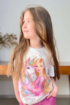 Kız Çocuk Üzeri Digital Bebek ve At Baskılı Yazı Detaylı T-shirt Mor Şortlu Takım