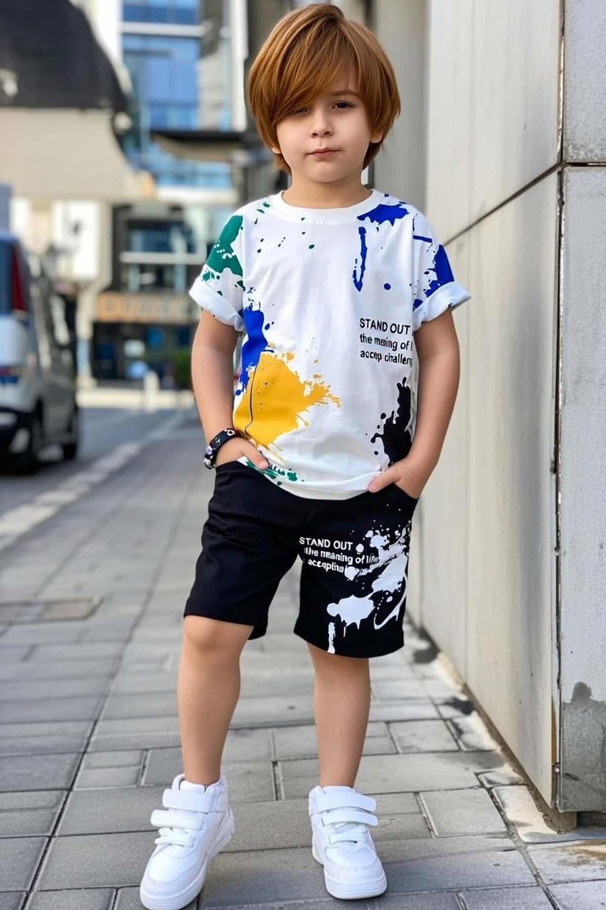 Erkek Çocuk Bisiklet Yaka Üzeri Renki Boya Desenli T-shirt Beli Lastikli Siyah Şortlu Takım