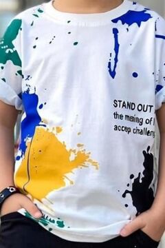 Erkek Çocuk Bisiklet Yaka Üzeri Renki Boya Desenli T-shirt Beli Lastikli Siyah Şortlu Takım