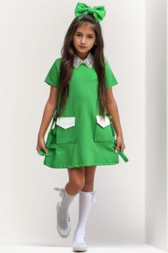 Kız Çocuk Yakası Taş İşlemeli Kısa Kollu Yanları Fiyonk Detaylı Önü Cepli Yeşil Elbise