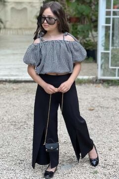 Kız Çocuk Düşük Omuzlu Göğsü ve Beli Manşetli Crop ve Yırtmaç Detaylı Siyah Alt Üst Takım