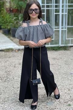 Kız Çocuk Düşük Omuzlu Göğsü ve Beli Manşetli Crop ve Yırtmaç Detaylı Siyah Alt Üst Takım