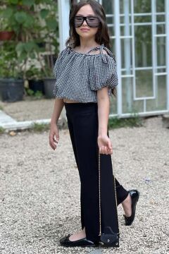 Kız Çocuk Düşük Omuzlu Göğsü ve Beli Manşetli Crop ve Yırtmaç Detaylı Siyah Alt Üst Takım