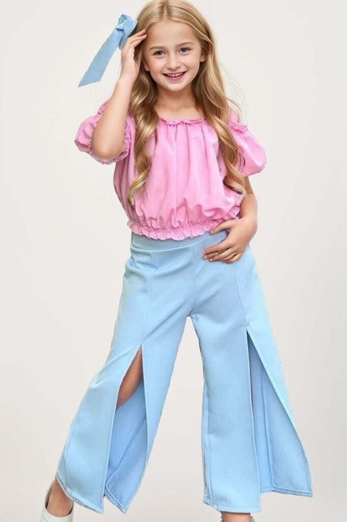 Kız Çocuk Düşük Omuzlu Göğsü ve Beli Manşetli Crop ve Yırtmaç Detaylı Pembe Alt Üst Takım